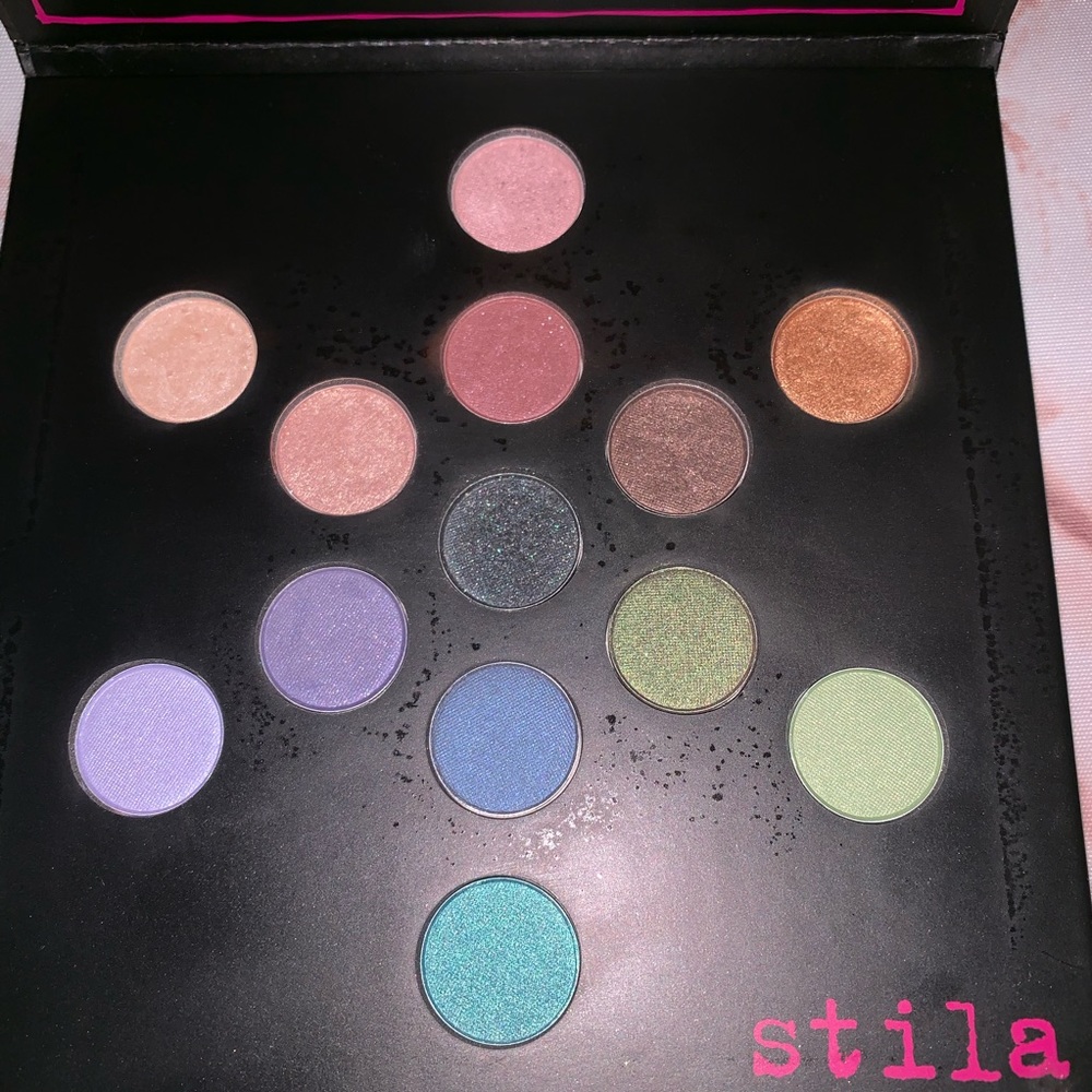 Stila eye for color eyeshadow palette